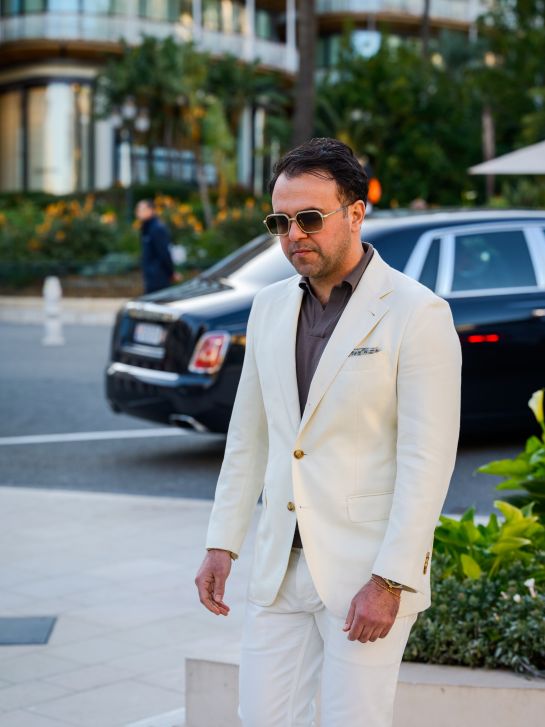 The Art of Casual Elegance